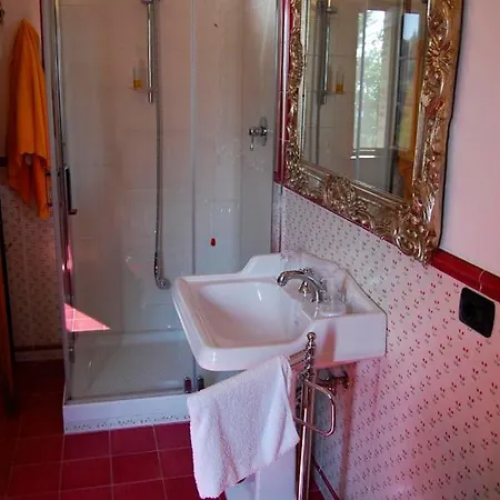 Madonna Della Sanita Sleeps 14 With Pool And Wifi
